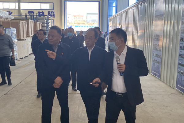 一諾環(huán)境總經(jīng)理騰勝平匯報(bào)公司生產(chǎn)情況 一諾環(huán)境總經(jīng)理騰勝平匯報(bào)公司生產(chǎn)情況